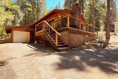 Image de Serene cabin w/fast WiFi, central Ac, and office nook