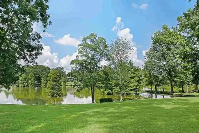 Image de Guesthouse w Lake Access Private Retreat - Historic Highland Rd Home Sweet Home”