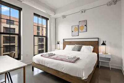 Image de CozySuites Nlg - Modern 2br condo  #15