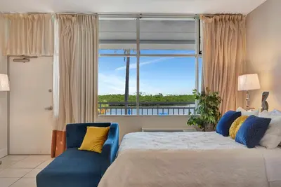 Image de Watch the Dolphins! Lg Balcony Suite & Heated Pool