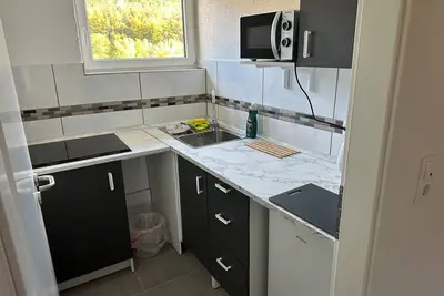 Image de Cozy apartment for everyone, families and business people.