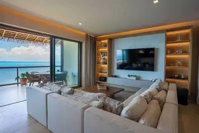 Image de 4br Luxe Apartment With Panoramic Views