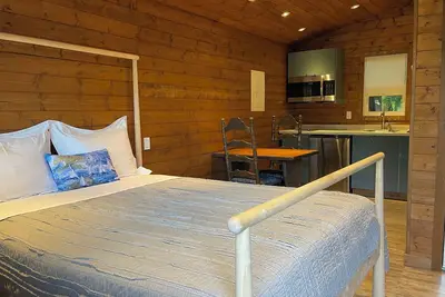 Image de Cottage 6 with Waterfront and Beach Access