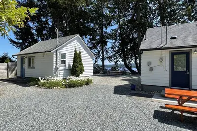 Image de Cottage 3& 6 with Waterfront and Beach Access