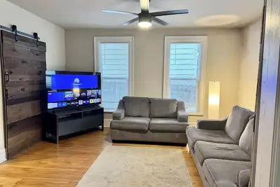 Image de Downtown 3br Walkable Home  Near Uw, Stadium, Restaurants + Free Parking