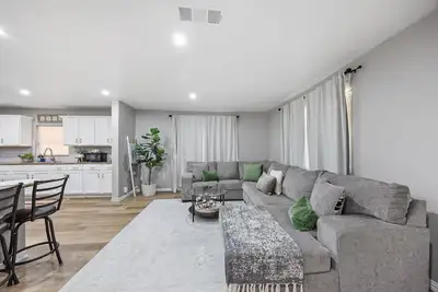 Image de Your Home Away from Home – 3br Near Downtown & Trinity Groves
