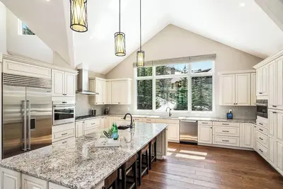 Image de Luxury Platinum Vail Home, steps from Chair 20