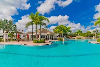 Image de Townhouse Retreat! Free Wifi & Ac in Riverview - Entire Unit Price