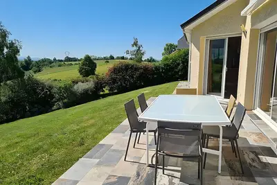 Image de Maison de Vacances 'Gite Gousseau' avec Vue sur la Montagne, Terrasse Privée et Wi-Fi
