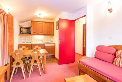 Image de 200m du centre station, piscine, sauna, télévision, casier à ski, 26m², Valfréjus