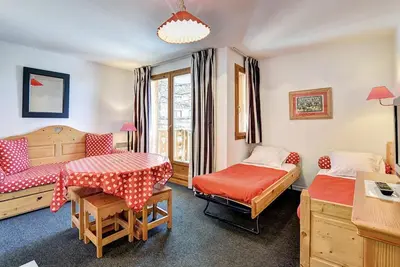 Image de 300m du centre station, balcon, parking, télévision, casier à ski, 23-30m², Risoul