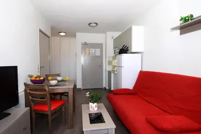 Image de Wifi, 300m du centre station, piscine, hammam, terrasse, balcon, télévision, casier à ski, 27m²