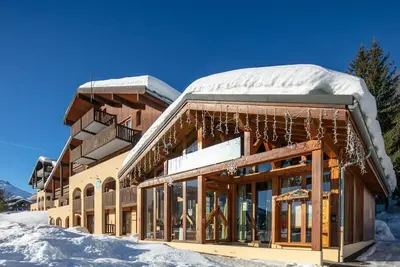 Image de 50m du centre station, piscine, balcon, parking, télévision, casier à ski, 27m², Valmorel