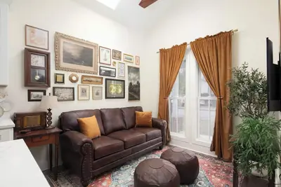Image de Quaint Cottage in Downtown Lexington 15 minutes to the Kentucky Horse Park