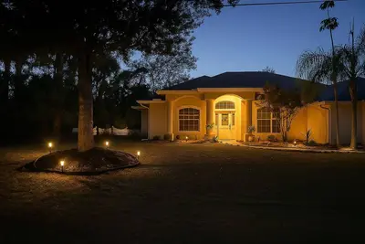 Image de Villa Solora. 5 acre private 3. 5Br-4Bth Luxury Waterfront dock GulfCoast, Fl