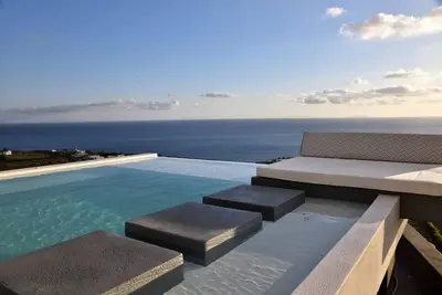 Image de Exquisite Santorini Villa | Villa Mythiá | 2 Bedrooms | Breathtaking Sea Views.
