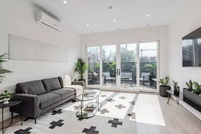 Image de Unique Queen West 2br Unit in Trinity Bellwoods, Toronto