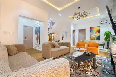 Image de Luxurious Duplex | Lekki | Free Airport pickup | Snooker | Ps5 | Pool | Gym