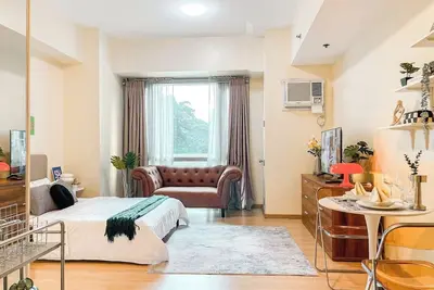 Image de Best Staycation in Bgc Central #aatft13j