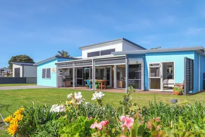 Image de Hosts on the Coast Saltwater Days