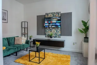 Image de Stylish 3br House 18mins to Peak District/Wifi/Free Parking/Netflix/Sky Sports