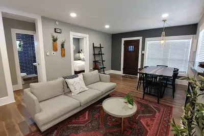 Image de Modern Adobe-Style Retreat Between Downtown & Old Town Albuquerque