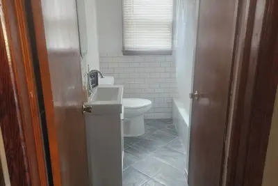 Image de Charming 2-bedroom house in Frankfort with Ac