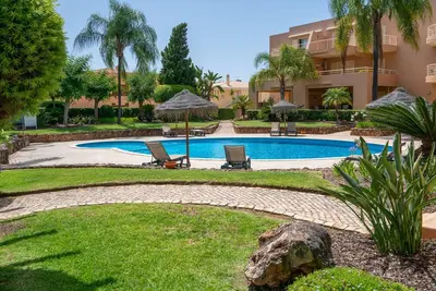 Image de Coastal Pines by Seareen