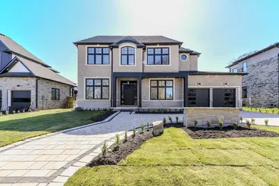 Image de Elite 5 Br, Lake, Gym, Sauna, Mov Thtr, OutD Fp & Ktcn, Kids play rm