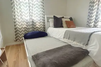 Image de Cozy 2-bedroom house near Central Park Co