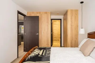 Image de Quiet Digital Nomad Haven with Coworking & Premium Amenities Steps from Metro