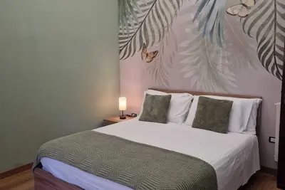 Image de 65 sqm house inside villa with garden