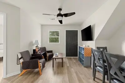 Image de Modern 2br Apartment in Summerhill  Near Stadium, Universities & Downtown