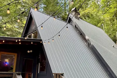 Image de Mid-Century Modern A-Frame Cabin on the Cartecay River! !