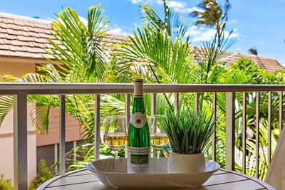 Image de New Listing! Tropical stay with full kitchen