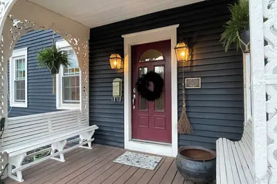 Image de Historic home, great yard & Walk to Dogfish Head Brewery!