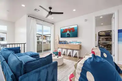 Image de Shark Beach Escape - Private Hot Tub - Near Zion - Sleeps 26