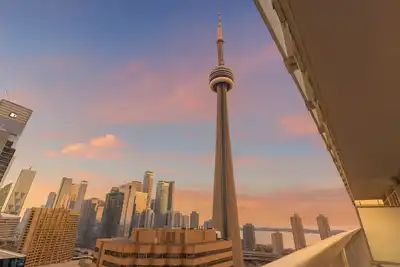 Image de Tower View Stays - 1 min to Rogers Centre/Mtcc - Pool