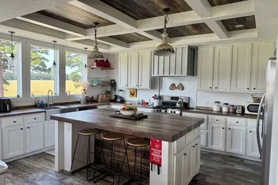 Image de Charming farmhouse stay at Hay Meadow Acres in Diana, Tx — enjoy country living.