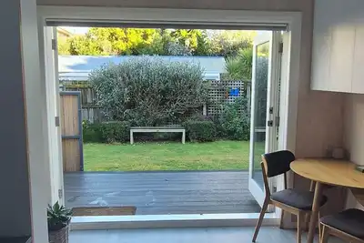 Image de Retreat into Connection – A Couples Sanctuary by the Sea