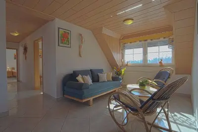 Image de Spacious vacation apartment (85sqm) with covered elevated terrace