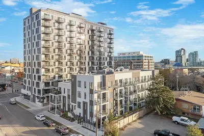 Image de ✨ The Era City Haven – Modern 2br/2ba w/ Breathtaking Calgary Views