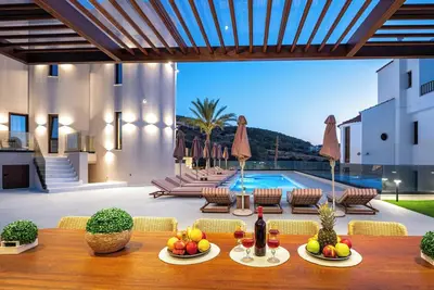 Image de Walk to Town & Skyline Views by etouri