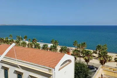 Image de Cozy apartment for 4 people 5 minutes from Black Stones beach