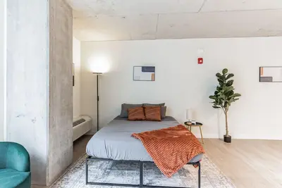 Image de 2  New Studios with Stunning City Views