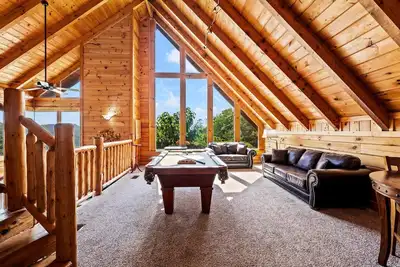 Image de Cabin w/ Hot Tub · Game Loft · Resort Pool