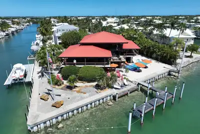 Image de Stay at the Pirate House conveniently located on Snake Creek in Venetian Shores