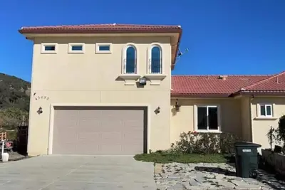 2br 2Bath suite, private kitchen, laundry, etc.