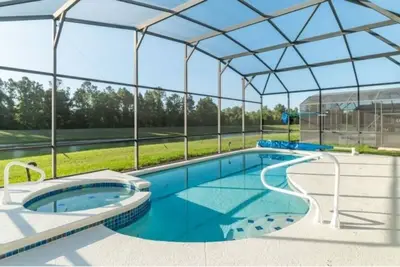 Image de New! Spacious Emerald Island Home, Private Pool & Minutes to Disney!