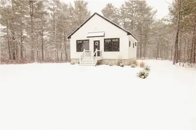 Image de Owl’s Nest – Cozy Cabin by lake and trails